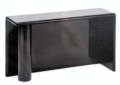 Lacqurered Desk with Round Leg